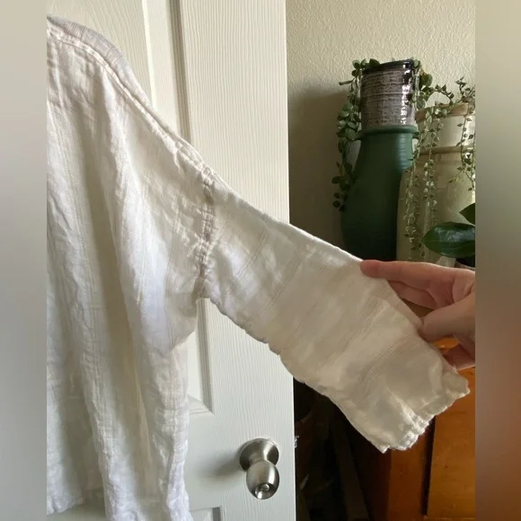 CP Shades Linen Top - Picture 7 of 8